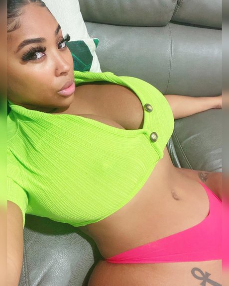 Shadee Monique onlyfans pictures