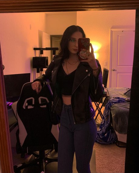 Queen etimy free onlyfans