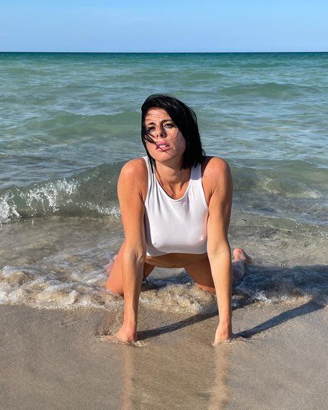 Laura Pleasure leaked onlyfans