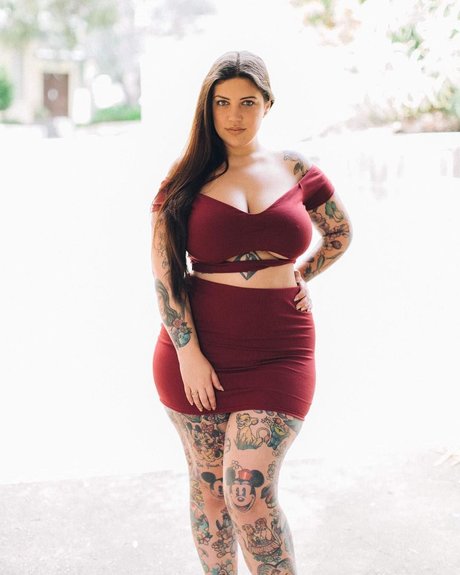 Nikki Hunter_ onlyfans model images