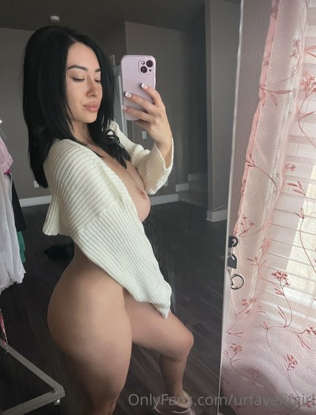 Xovalii strip onlyfans