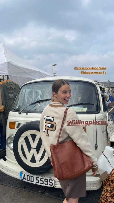 Amelie Manzoli only fans pictures