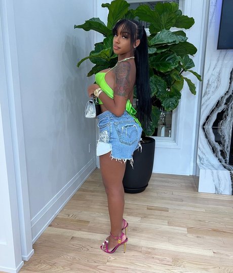 Ashley Burgos onlyfans sextape leak