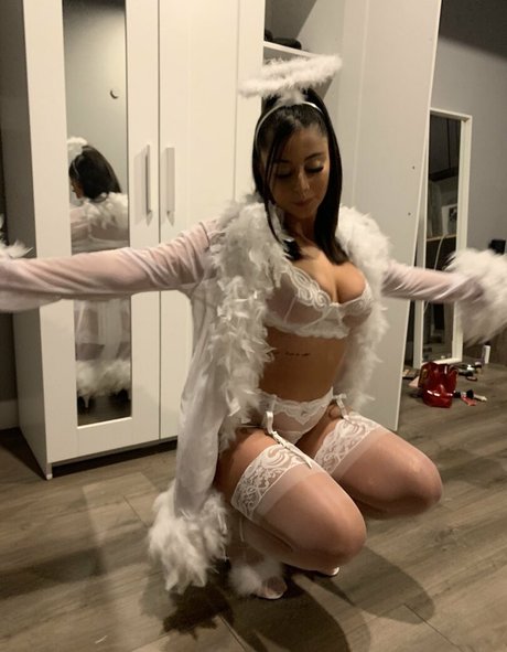 Submissive Skylar naked only fans