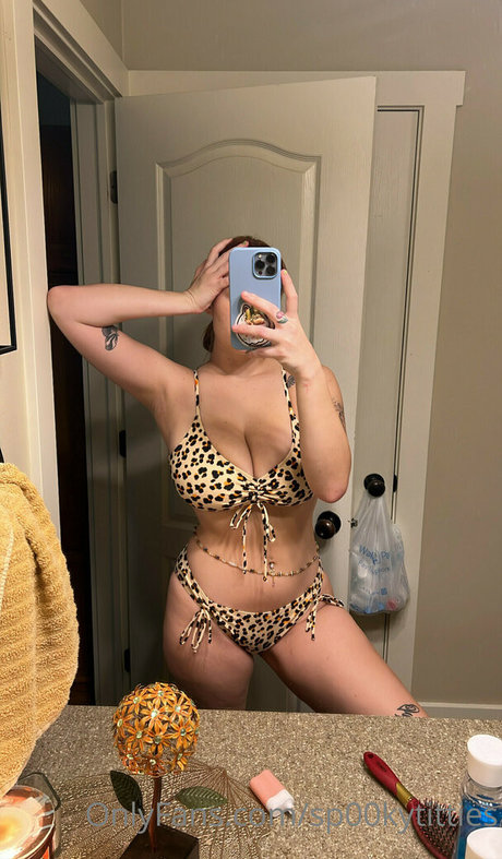 Sp00kytitties onlyfans leaks.