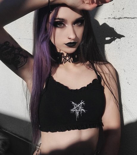 xholdontillmay onlyfans nude leak