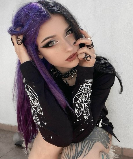 xholdontillmay is on onlyfans