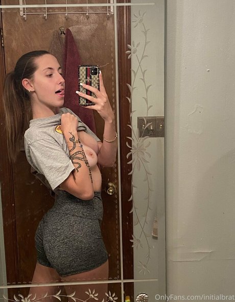 initialbrat naked leaked onlyfans