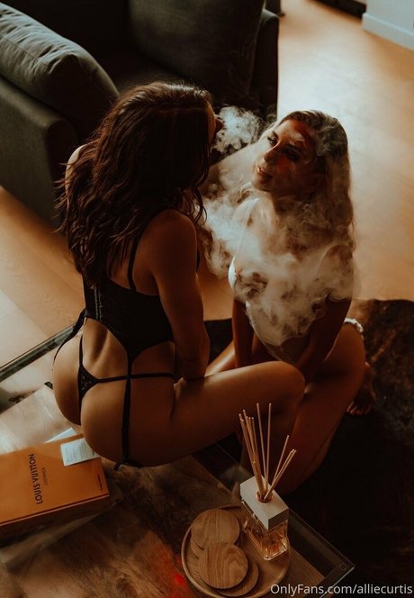 Allie Curtis onlyfans porn leak