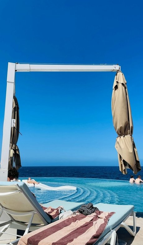 CourtesanAnna onlyfans free content