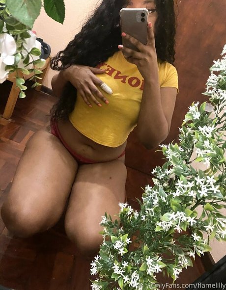 flamelilly nudes only fans