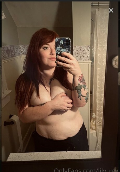 Lily Rey onlyfans post