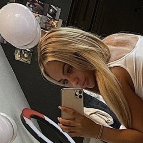 Courtney Hodgson onlyfans pics nude