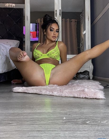 Courtney Hodgson nude onlyfans