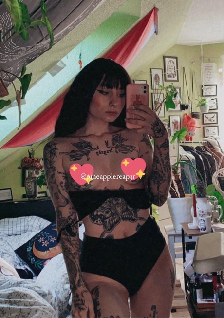 hernamewasloneliness onlyfans leaks