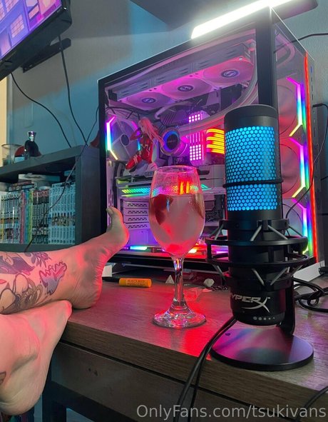 Tsukivans feet onlyfans