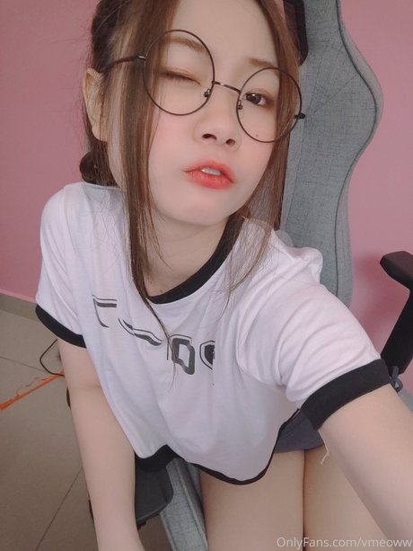 Vmeow leaked onlyfans pics