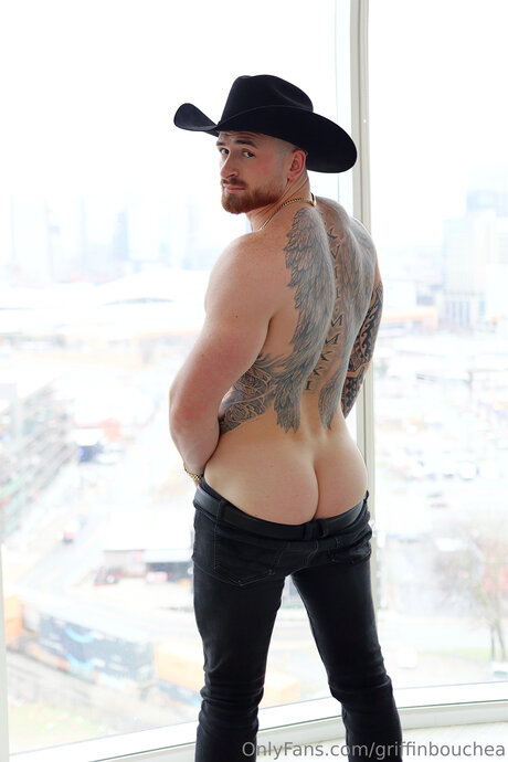 Bigdaddygrif hot onlyfans