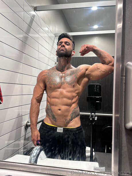 Willsixpack69 onlyfans topless