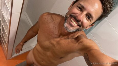 Lucri28 naked on onlyfans