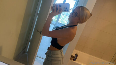 Ilylilaaa nude leaked onlyfans