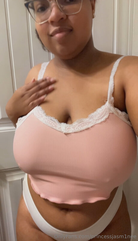 Princessjasm1nee nudes onlyfans