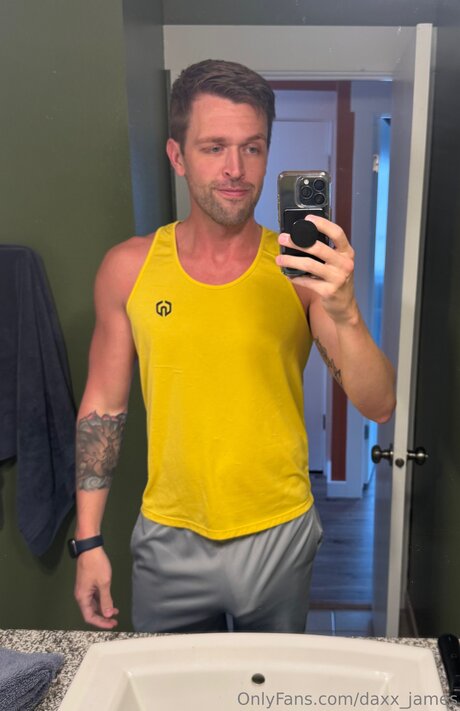 Daxx James onlyfans free content