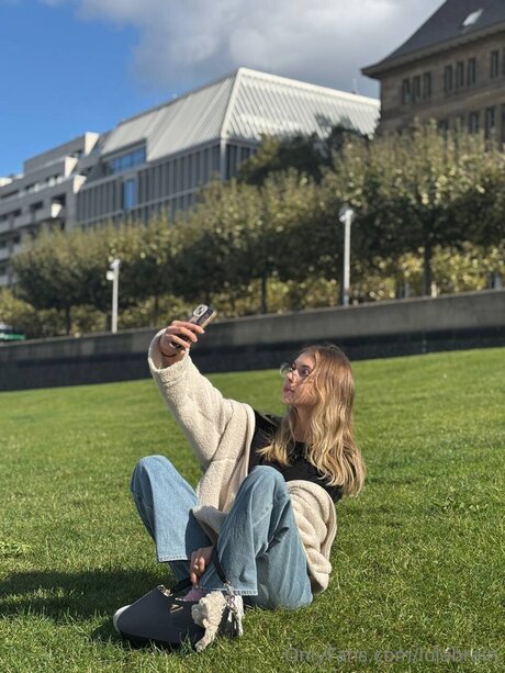 Lolabrain onlyfans creator