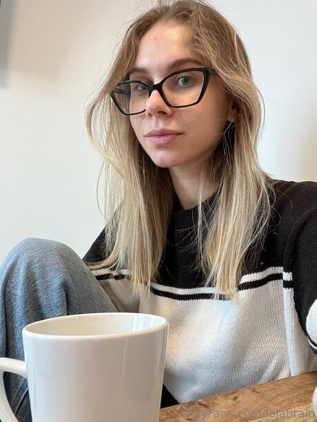 Lolabrain only fans content