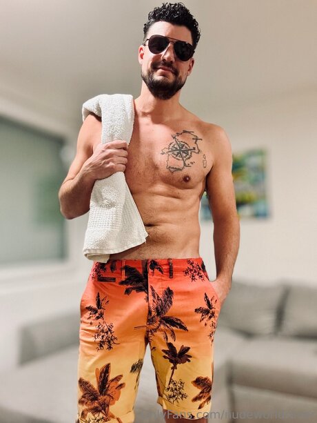 Nudeworldrover only fans