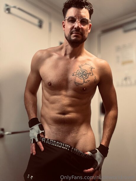 Nudeworldrover naked on onlyfans