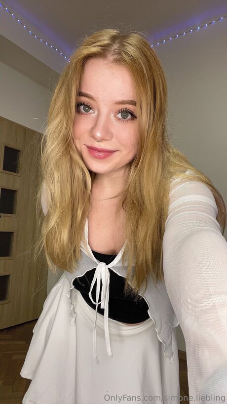 Simunka Show onlyfans sexy