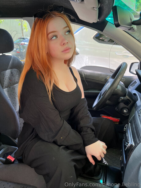 Simunka Show leaked onlyfans