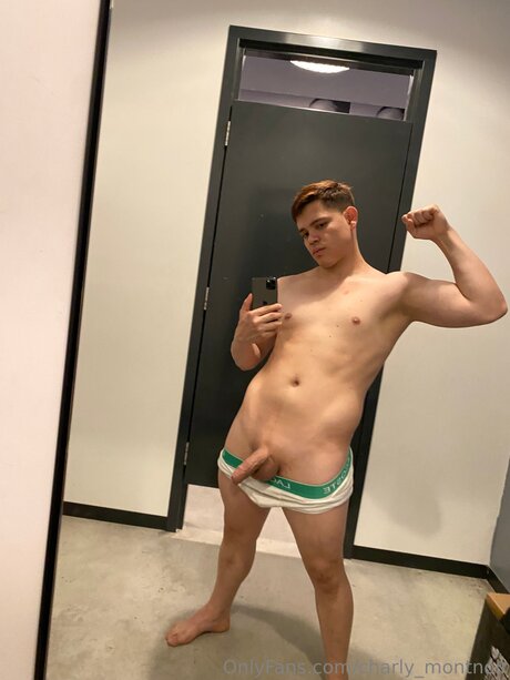 Charly Montnoir onlyfans creator