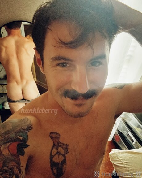 Im Your Hunkleberry onlyfans nudes