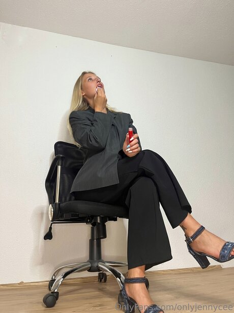 Onlyjennycee onlyfans sex leaked