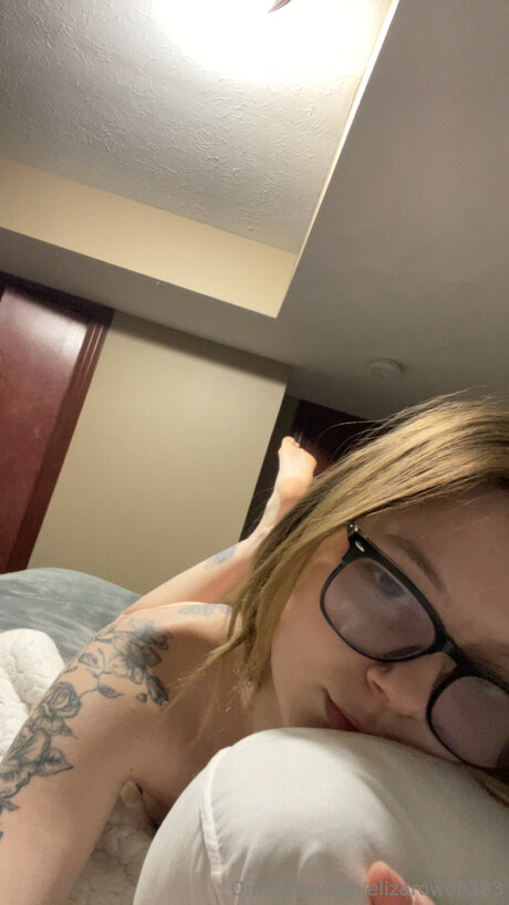 Elizarowe8383 only fans nude