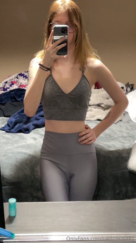 Elizarowe8383 onlyfans posts