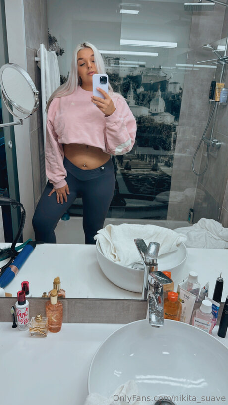Nikita Suave only fans pictures