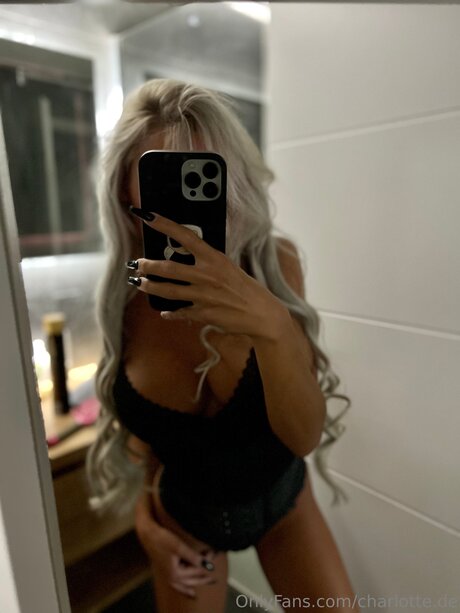 Charlotte De only fans nude leaks