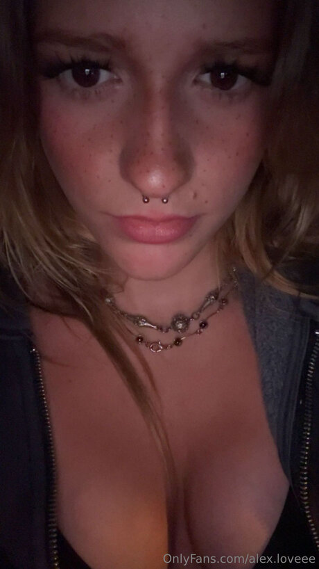 Alex Loveee is on onlyfans