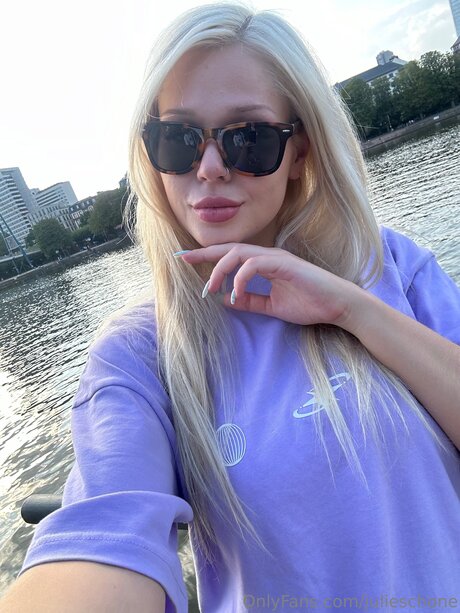 Julieschone sexy onlyfans