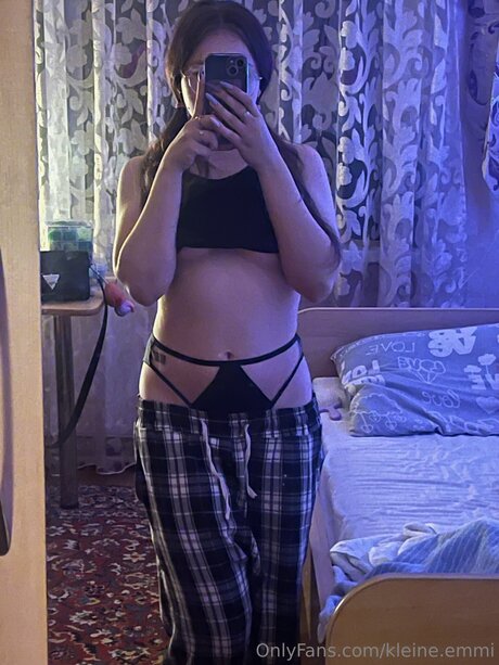 Kleine Emmi onlyfans archives