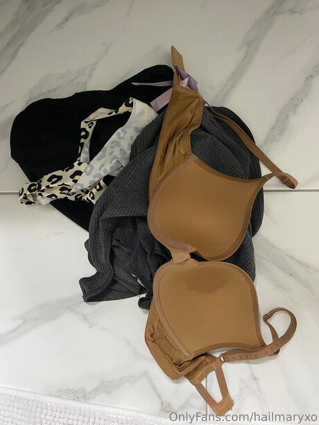 Hailmaryxo nude leak onlyfans