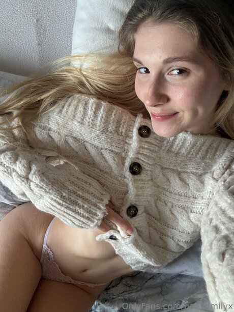 Babyemilyx onlyfans leaks naked