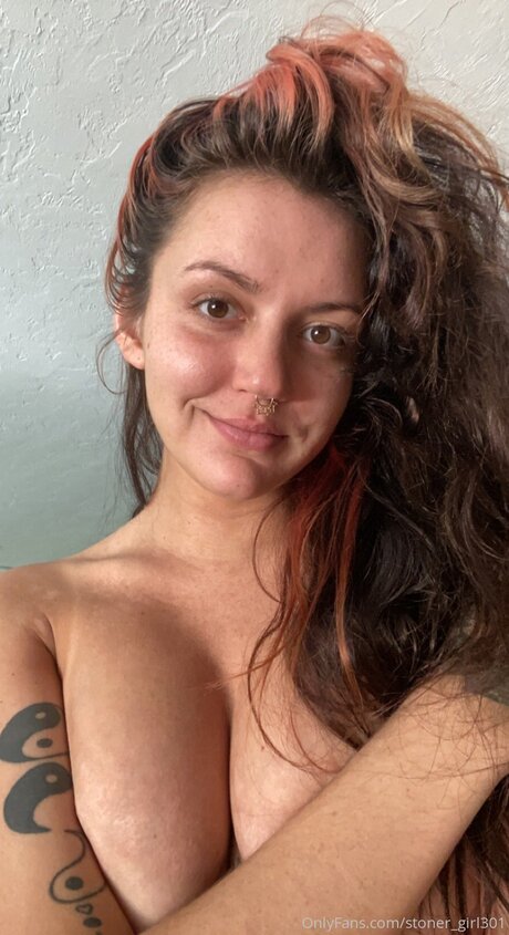 Stoner Girl301 onlyfans desnuda
