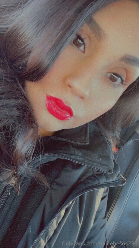Dulcebesos233 onlyfans model