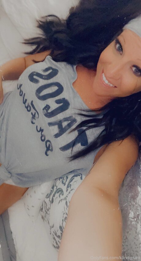 Kandigrant naked only fans