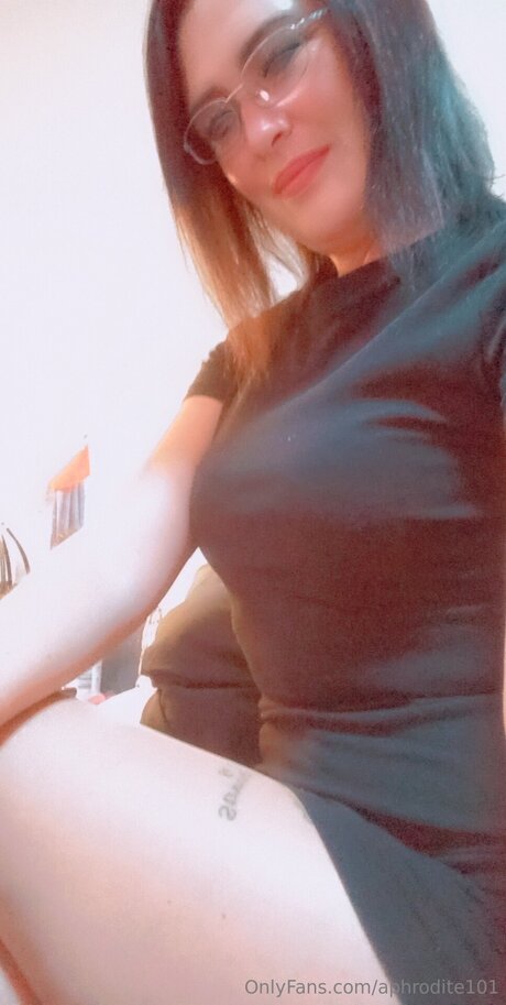 Aphrodite101 onlyfans leaks.