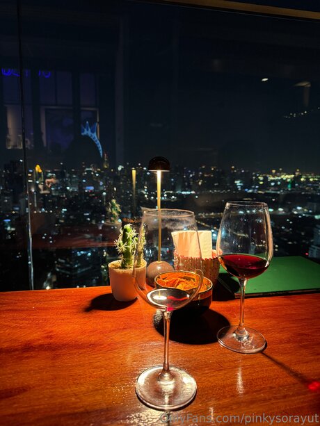 Pinkysorayut onlyfans striptease